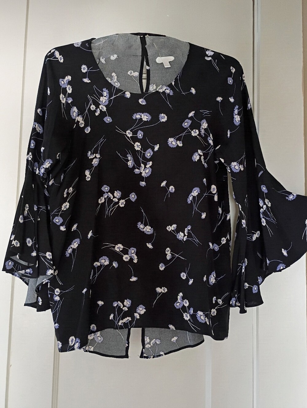LC Lauren Conrad Dark Blue Floral Blouse Back Slit, Flare Sleeves EUC